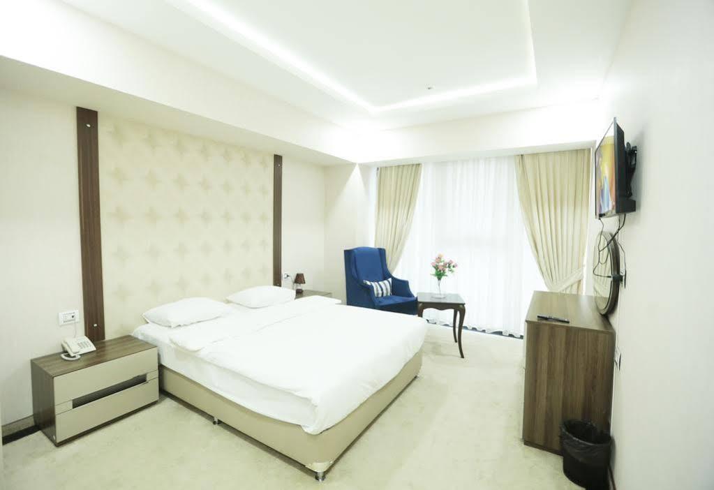 Continent Hotel Baku Eksteriør bilde