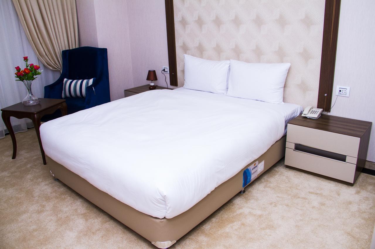 Continent Hotel Baku Eksteriør bilde